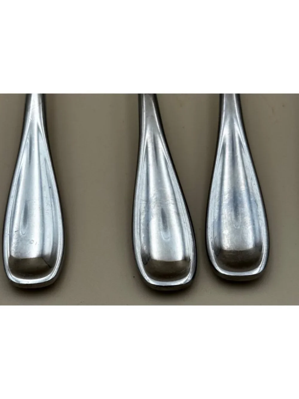 8 Oneida VOSS Oval Soup Spoons Table Spoon Stainless Flatware
